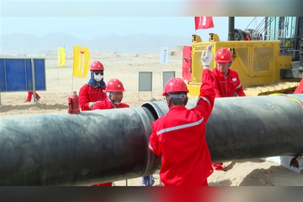  Xinjiang'ın güneyindeki yeni doğal gaz boru hattının inşası başladı
