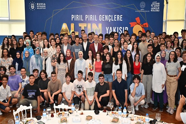 YKS ve LGS'de derece yapan 180 Bursalı öğrenci ödüllendirildi